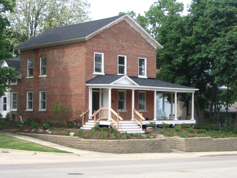 More Photos Of 522 W Main St, St Charles Office For Lease