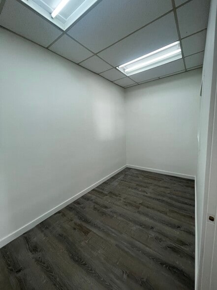 More Photos Of 780 Old County Rd, Belmont Service For Lease