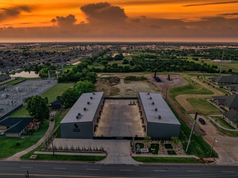 More Photos Of 1229 NW 122nd St, Oklahoma City Light Manufacturing For Lease