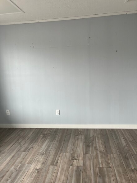 More Photos Of 149 Linden Rd, Centerville Office Residential For Sale