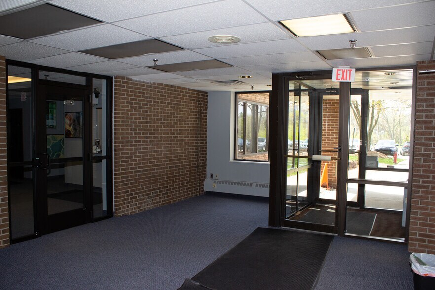 More Photos Of 1950 Waldorf St NW, Grand Rapids Manufacturing For Sale