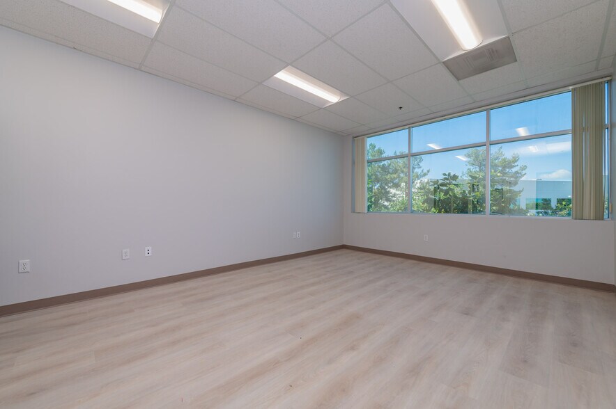 More Photos Of 9341 Irvine Blvd, Irvine Light Distribution For Lease