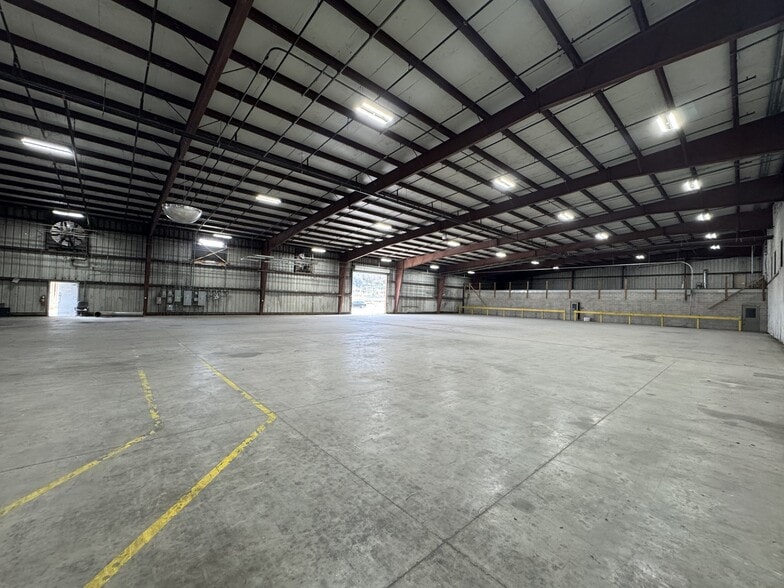 More Photos Of 1735 N Washington St, Vicksburg Manufacturing For Lease