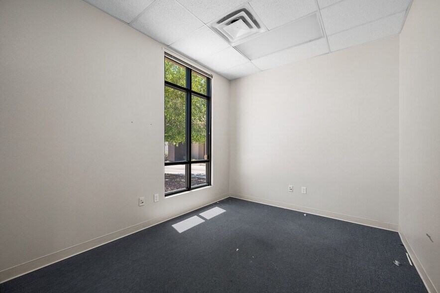 More Photos Of 2500 Canyon Rd, Bullhead City Medical For Lease