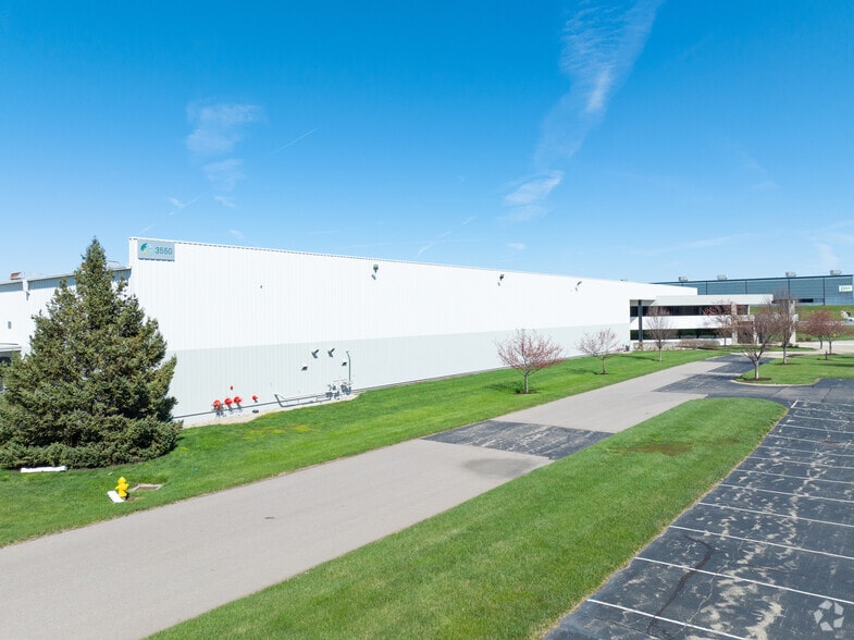 More Photos Of 3550-3560 Symmes Rd, Hamilton Manufacturing For Lease