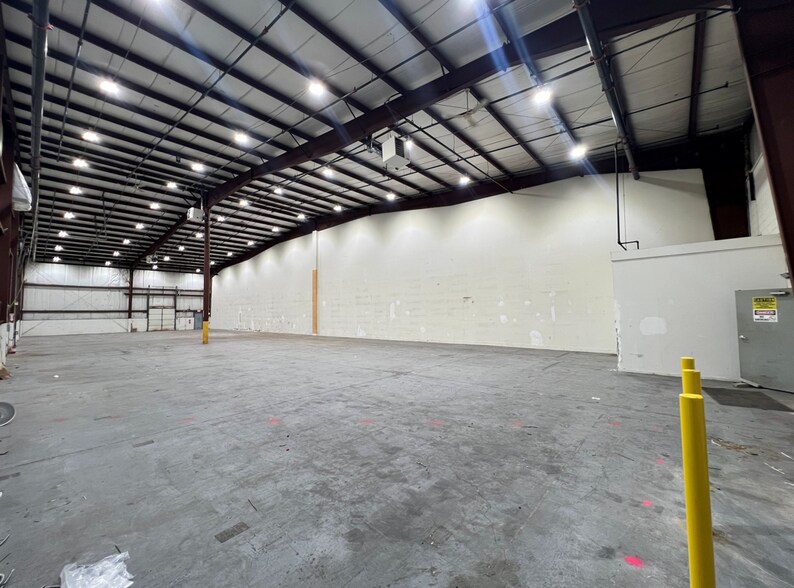 More Photos Of 202 W Parkway Dr, Egg Harbor Township Warehouse For Lease