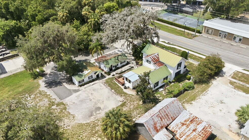 More Photos Of 605 S Main Ave, Minneola Storefront Retail Residential For Sale