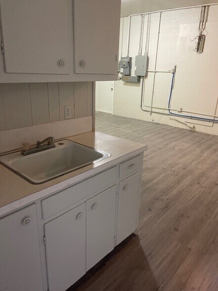 More Photos Of 2032 Wooddale Blvd, Baton Rouge Office For Lease