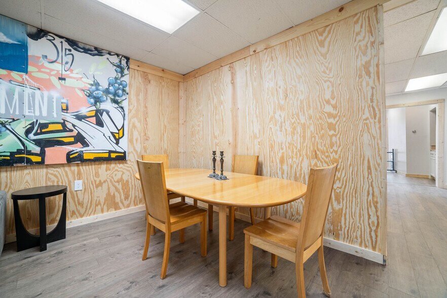 More Photos Of 5913 Tower Ave, Superior Flex For Sale