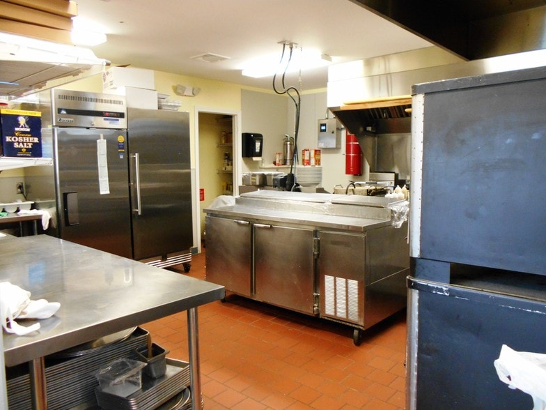 More Photos Of 148 Elizabeth St, Derby Restaurant For Lease