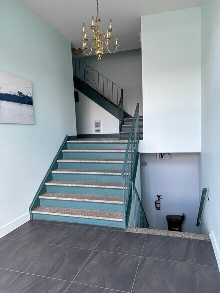 More Photos Of 3165 Rue De Mont-Royal, Saint-hubert Apartments For Sale