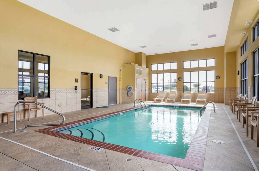 More Photos Of 1510 E Main St, Blytheville Hotel For Sale