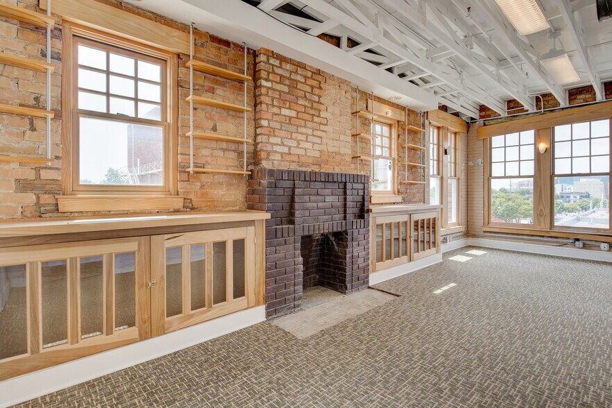 More Photos Of 1200 W Magnolia Ave, Fort Worth Office For Lease