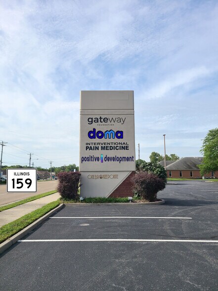 More Photos Of 1 Bronze Pointe Blvd, Swansea Office For Lease