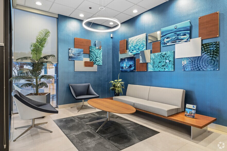 More Photos Of 130 Bates Ave SW, Winter Haven Office For Lease