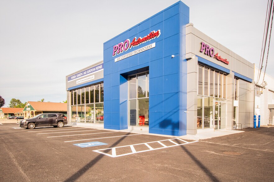 More Photos Of 191 W Main St, Dudley Auto Dealership For Lease