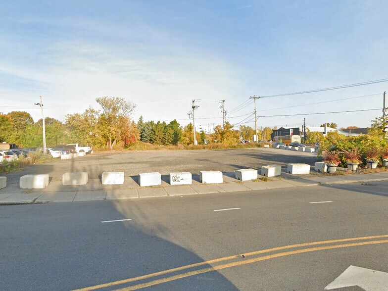 Primary Photo Of 295 Rue Saint-Louis, Longueuil Land For Sale