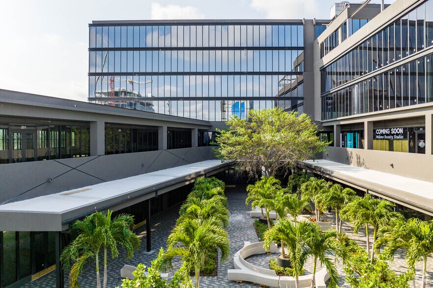 More Photos Of 800 N Federal Hwy, Hallandale Beach Office For Lease