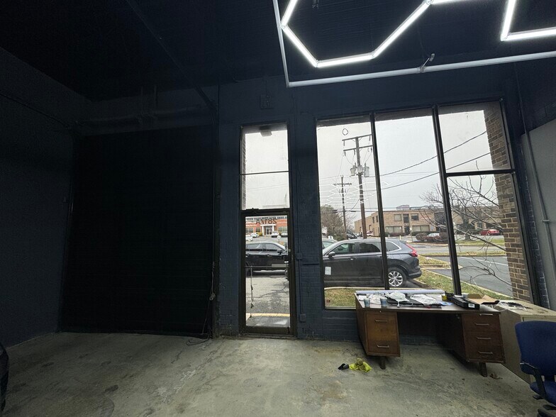 More Photos Of 2817-2821 Dorr Ave, Merrifield Warehouse For Lease