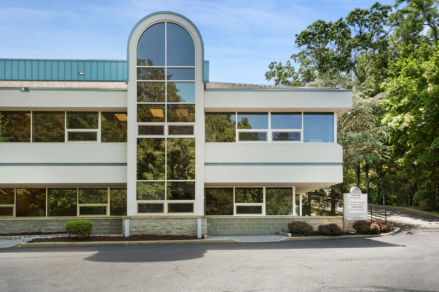 More Photos Of 449 N State Rd, Briarcliff Manor Village Medical For Lease