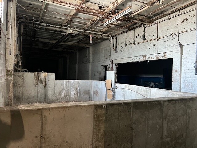 More Photos Of 836 Broadway Ave, Cleveland Manufacturing For Sale