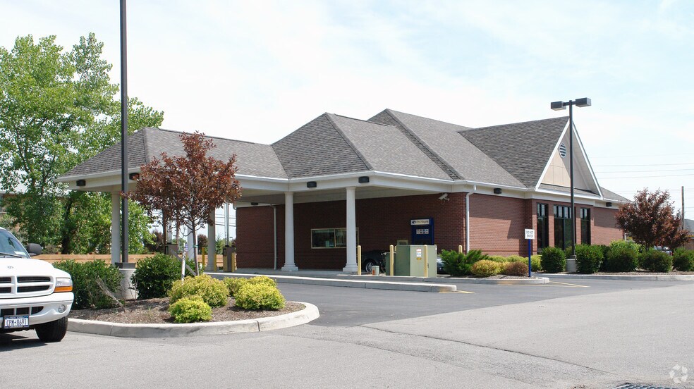 More Photos Of 1243 Bay Rd, Webster Bank For Lease