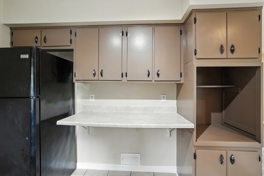 More Photos Of 7826 Columbia Rd, Maineville Office For Sale