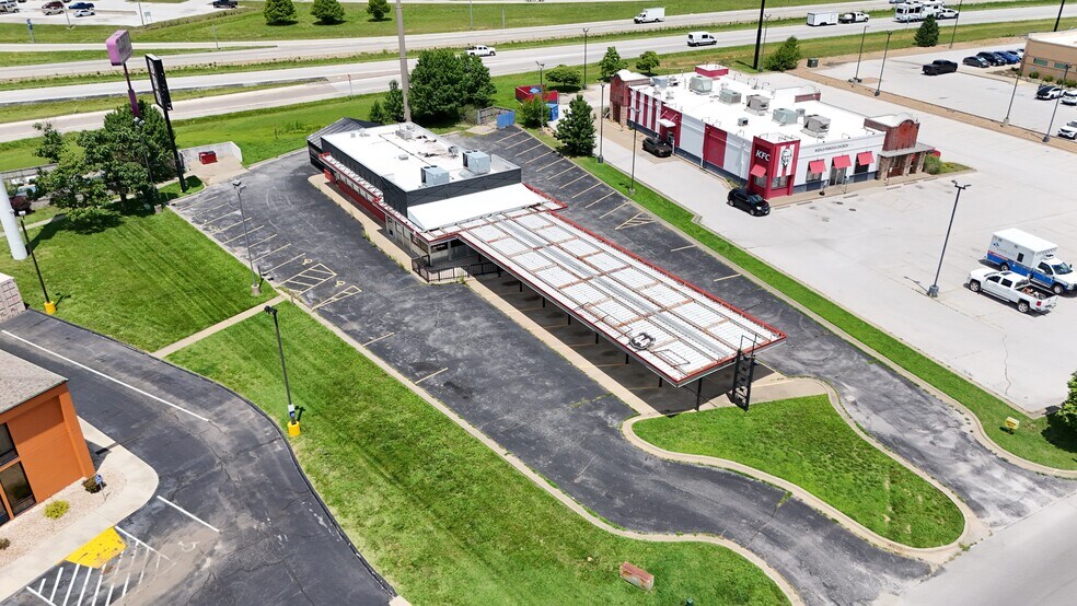 More Photos Of 1291 W Banning St, Marshfield Fast Food For Sale