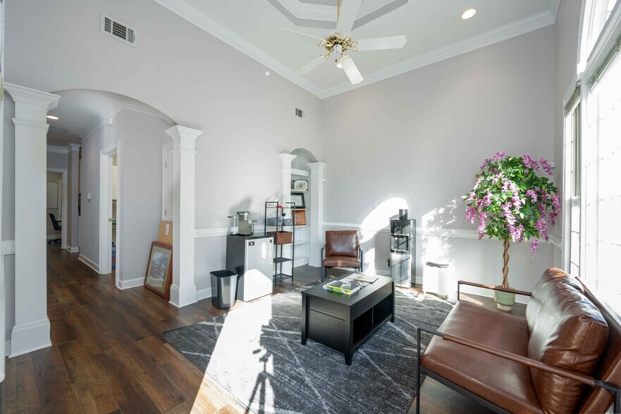 More Photos Of 500 Sun Valley Dr, Roswell Medical For Lease