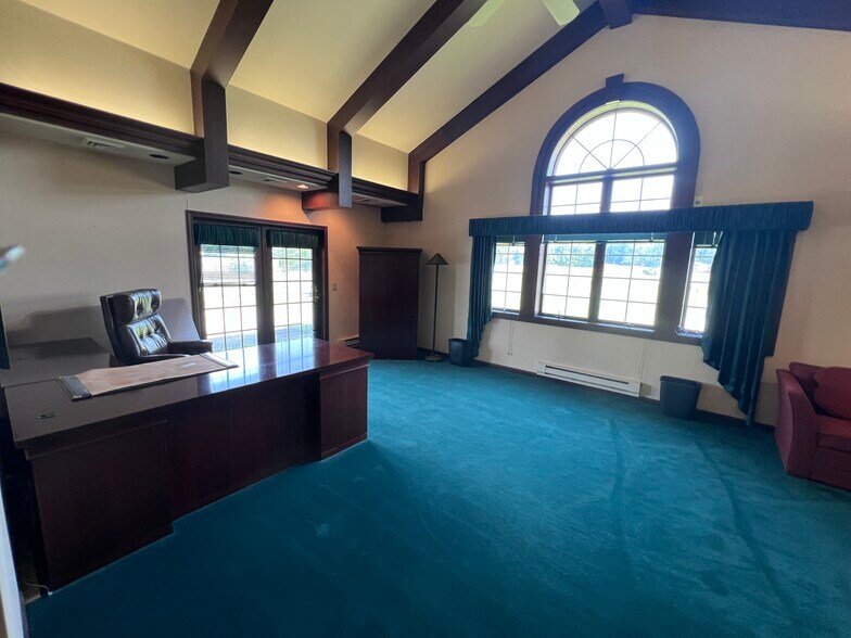 More Photos Of 8261 Diagonal Rd, Streetsboro Office For Lease