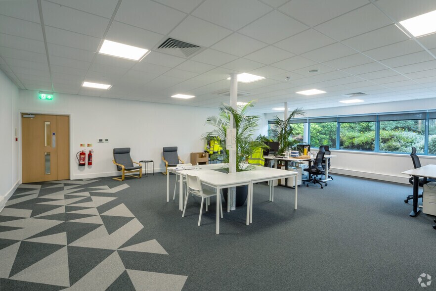 More Photos Of Headway Rd, Wolverhampton Light Manufacturing For Lease