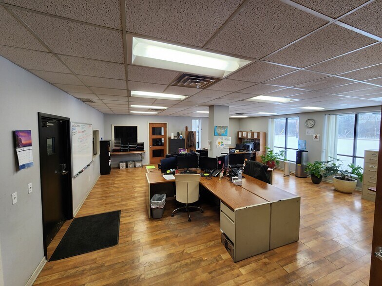 More Photos Of 500 Trolley Blvd, Rochester Manufacturing For Sale