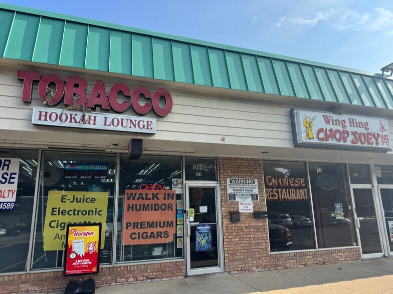 More Photos Of 231-261 E Irving Park Rd, Roselle Storefront For Lease