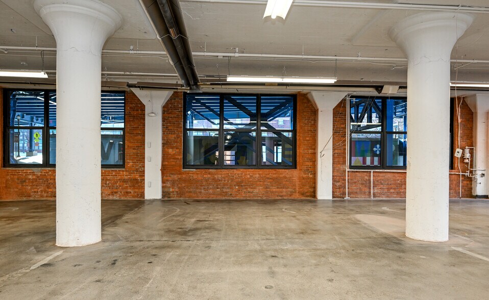 More Photos Of 1138 W 9th St, Cleveland Office For Lease