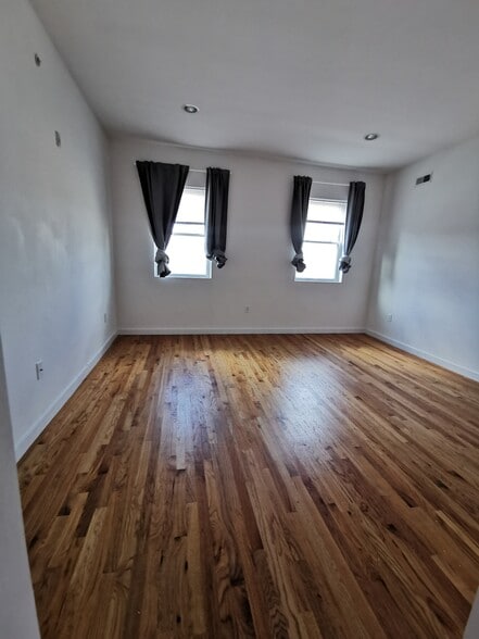 More Photos Of 521 N 34th St, Philadelphia Apartments For Sale