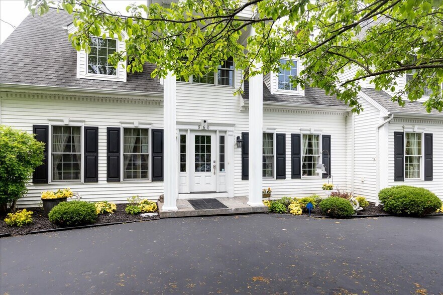 More Photos Of 860 Union Rd, West Seneca Office Residential For Sale