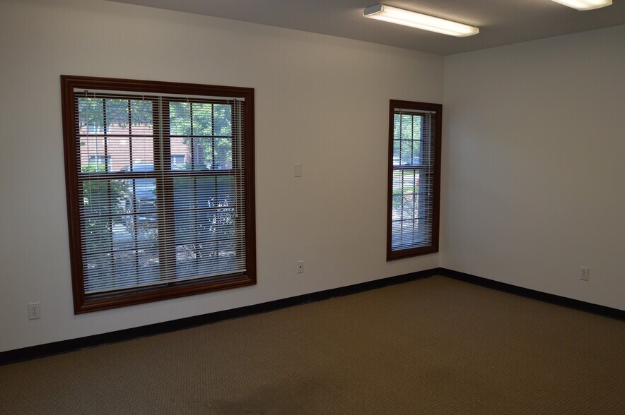More Photos Of 128 County Line Rd, Westerville Office For Lease