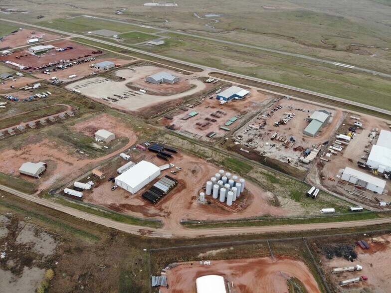 More Photos Of 132 104 Ave S, Killdeer Warehouse For Lease