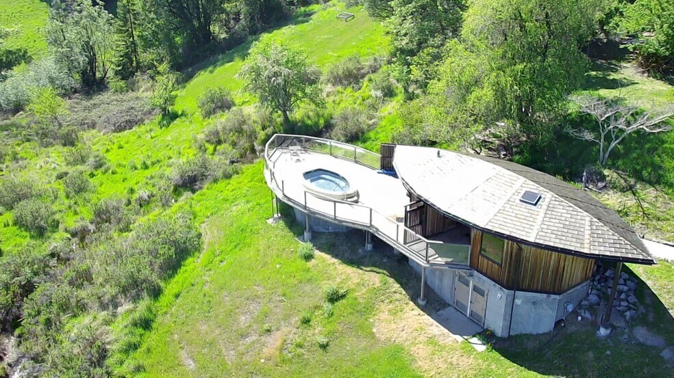 More Photos Of 220 Harmony Ln, Garberville Specialty For Sale