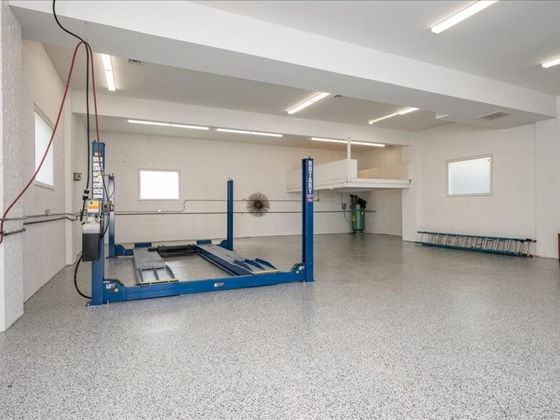 More Photos Of 28 Willowdale Ave, Port Washington Industrial For Sale