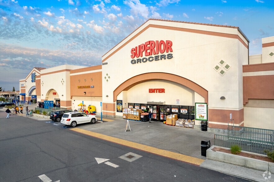 Primary Photo Of 38360 20th St, Palmdale Supermarket For Lease