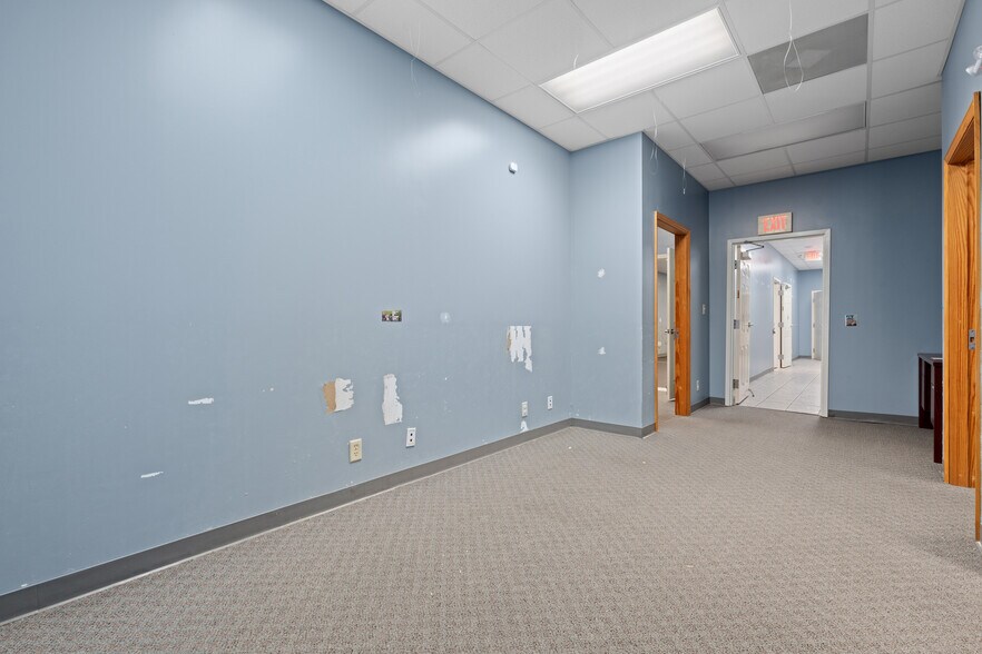 More Photos Of 1481 Dean Forest Rd, Savannah Medical For Lease