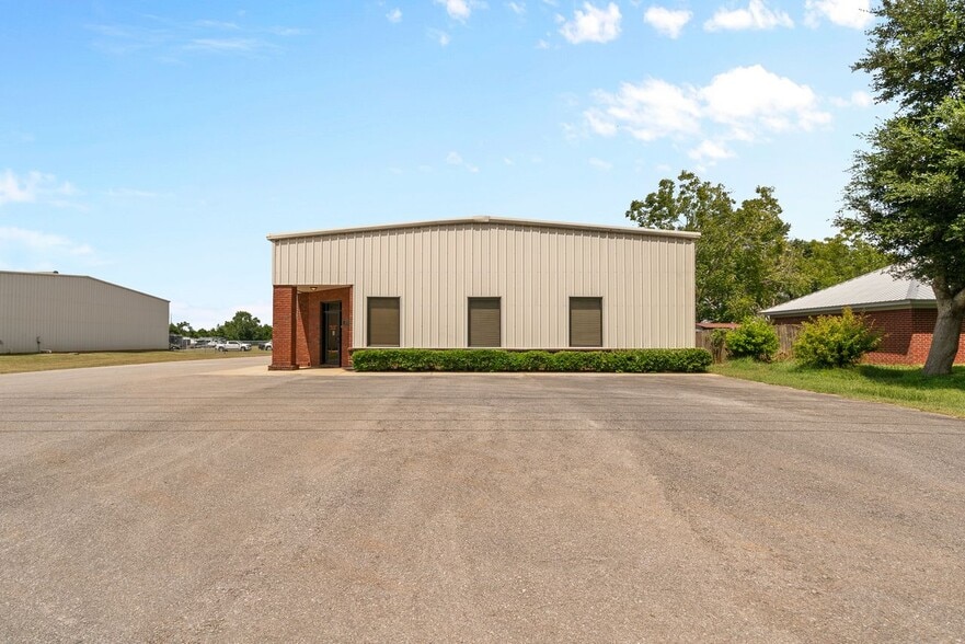 More Photos Of , Lillian Industrial For Sale