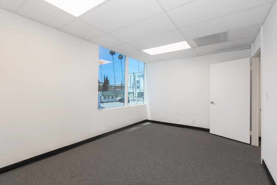 More Photos Of 1021 E Walnut St, Pasadena Medical For Lease