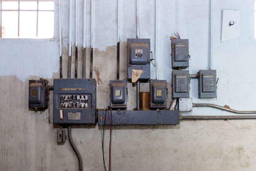 More Photos Of 200 N Florence St, Casa Grande Storefront For Sale