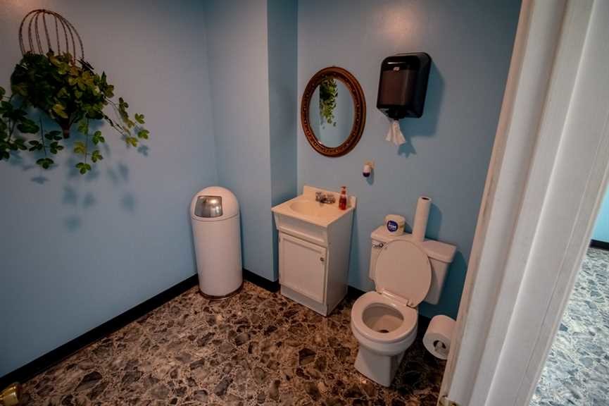 More Photos Of 720 S Westwood Blvd, Poplar Bluff Showroom For Sale