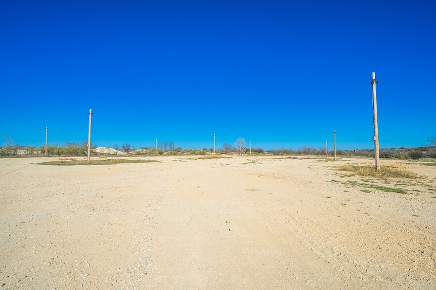 More Photos Of 00 Impala Summit, San Antonio Land For Sale
