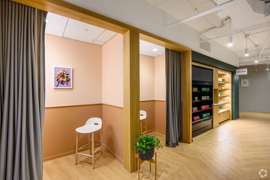 More Photos Of 2451 Crystal Dr, Arlington Office For Lease