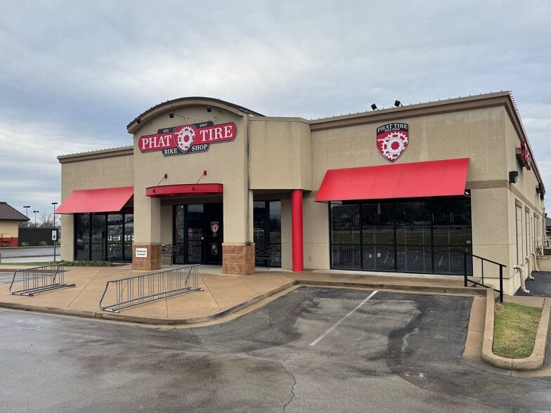 More Photos Of 9708 S Riverside Dr, Tulsa General Retail For Sale