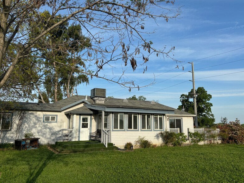 More Photos Of 3027 W Wise Rd, Lincoln Land For Sale